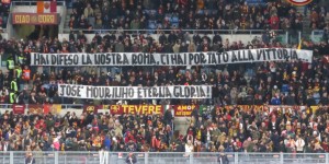 【龙八国际】对穆帅下课不满！罗马球迷狂嘘罗马球员，尤其是队长佩莱格里尼