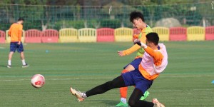 【龙八国际】4月10日全队休整一天，4月11日在基地内重新集中进行备战训练