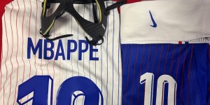 【龙八国际】?没用上啊，姆巴佩赛后拿着面具离场