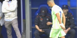 【龙八国际】开场4分钟被换下?跟队：费兰-托雷斯是右腿腿筋拉伤