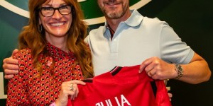 【龙八国际】442盘点知名球迷：罗伯茨、汉克斯、詹姆斯前三，纳达尔在列