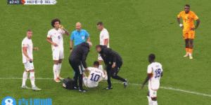 【龙八国际】记者：阿扎尔的伤势不严重，他预计本周末可出战奥萨苏纳