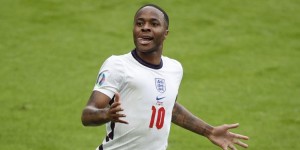 【龙八国际】记者：斯特林昨日完成第一部分体检，他会在周二飞往美国