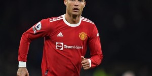 【龙八国际】罗马诺：C罗周二也没现身曼联训练，给出的原因仍是个人/家庭问题