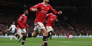 【龙八国际】记者：C罗依旧在里斯本的家中，没有刻意回避记者和来访者