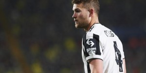 【龙八国际】记者：德里赫特将在周二与拜仁完成签约，之后飞赴美国与球队会合