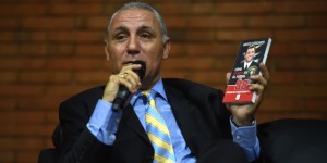 【龙八国际】斯托伊奇科夫：跟马拉多纳关系很好，只恨赶不走他身边那群小人