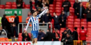 【龙八国际】拉拉纳：效力红军时去老特拉福德总是很开心 球队文化非常重要