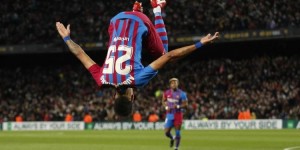 【龙八国际】邮报：切尔西将继续与巴萨谈判奥巴梅扬转会，伯利希望能达成协议