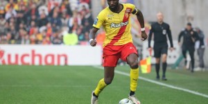 【龙八国际】记者：米兰在评估朗斯中场福法纳，俱乐部管理层欣赏他