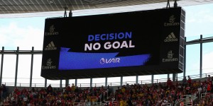 【龙八国际】天空体育：本赛季VAR多次陷入争议，本轮英超四次判罚引发不满