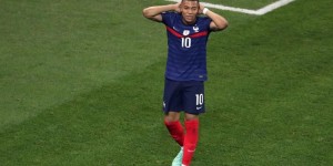 【龙八国际】记者维护姆巴佩：对他的指责有些苛刻，他是法国队的队长&未来