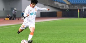 【龙八国际】媒体人谈蒿俊闵加盟广州：郑智下手很快，三哥估计不看钱看情怀了