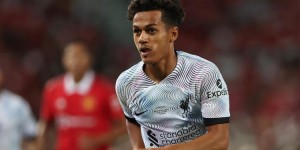 【龙八国际】跟队记者：卡瓦略、琼斯缺席利物浦训练，蒂亚戈恢复全面训练