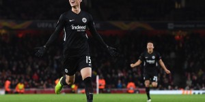 【龙八国际】本轮欧洲联赛日本球员表现：镰田大地堂安律均破门，板仓滉直红