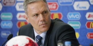 【龙八国际】范巴斯滕：最佳俱乐部颁给曼城有些离谱，该奖项更应颁给皇马