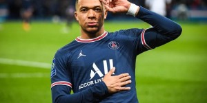 【龙八国际】紧随哈兰德、莱万，姆巴佩成本赛季第三位五大联赛进球上双的球员