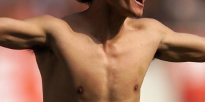 【龙八国际】李毅祝贺山东泰山：恭喜战胜海港，中超争冠的悬念又回来啦！