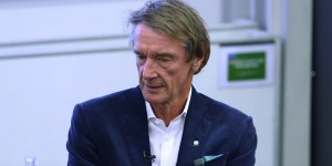 【龙八国际】标晚：拉特克利夫有信心13亿英镑拿下曼联25%股份