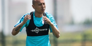 【龙八国际】毛剑卿：现在中国队和日本比无身体优势，他们没身体能踢英超吗？