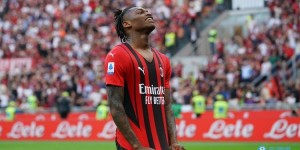 【龙八国际】米体：莱奥不满换人后当晚和皮奥利进行沟通，40天不进球情绪紧张