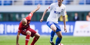 【龙八国际】记者：谢维军今天进行了鼻骨矫正手术，比预期推迟了两周