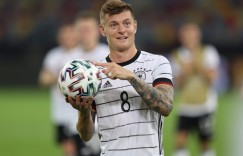 【龙八国际】大师！克罗斯成功传球、关键传球等5项数据全场居首