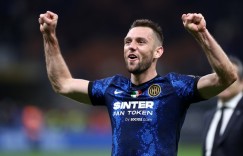 【龙八国际】经纪人：德弗里下赛季肯定留在国米，阿图尔更适合莫塔的战术要求