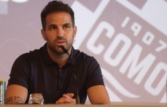 【龙八国际】法布雷加斯：显然我很喜欢森西，我们也将关注转会市场的发展