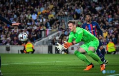 【龙八国际】莱比锡门将：特狮完全配得上当德国一门，他各方面都无可挑剔