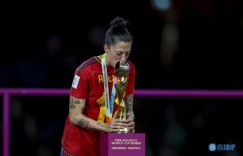 【龙八国际】埃尔莫索控诉前西班牙女足主帅：睡觉时让我们开着房门等他去谈话