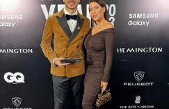 【龙八国际】伊卡尔迪获GQ土耳其年度最佳，旺达颁奖?两人台上热吻