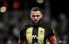 【龙八国际】法媒：纳赛尔想尝试为巴黎租借本泽马半个赛季