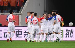 【龙八国际】津媒：中超27天内6轮比赛 避免国脚受伤错过世预赛是难题