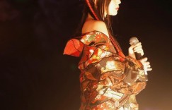 【龙八国际】太可爱了?田中碧女友铃木爱理抵达上海，用中文说谢谢感谢粉丝