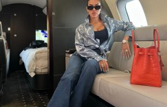 【龙八国际】?C罗与乔治娜一起蒸桑拿秀恩爱，一家人休闲度假