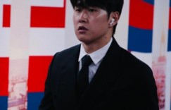 【龙八国际】?上手了！李刚仁和姆巴佩相互摸脸，内马尔点赞