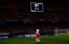 【龙八国际】法国百年俱乐部瓦朗谢纳降入法丙