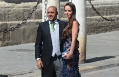 【龙八国际】?西媒:卡洛斯与妻子离婚争1.6亿资产 他与7个女人生了11个孩子