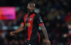 【龙八国际】英媒：曼联4000万欧报价伯恩茅斯前锋塞梅诺 面临切尔西等队竞争