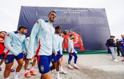 【龙八国际】将战克罗地亚！西班牙队社媒晒训练照：带着最好的感觉去柏林！