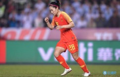 【龙八国际】唐佳丽感谢梅西祝福：我有梅老板的亲签球鞋了！努力会被看见?