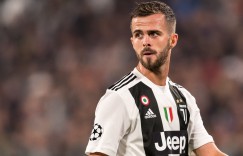 【龙八国际】都体：尤文未放弃帕雷德斯，但也在考虑签回皮亚尼奇