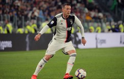 【龙八国际】斯基拉：在签下因西涅、克里希托之后，多伦多FC还有意贝纳德斯基