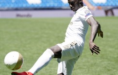 【龙八国际】西媒：皇马愿听取对门迪的报价，阿拉巴下赛季将担任首发左后卫