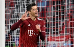 【龙八国际】跟队记者：巴萨认为他们可以以大约5000万欧的价格签下莱万