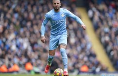 【龙八国际】沃克：哈兰德有能力填补阿圭罗离队空缺，我在训练中看到他很强壮