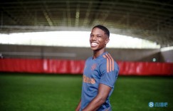 【龙八国际】马拉西亚：成长过程中最喜欢的曼联球员是埃弗拉，我永不言弃