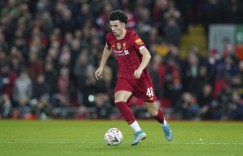 【龙八国际】罗宾逊：夏窗利物浦不会引进中场球员，球队应该留下柯蒂斯-琼斯