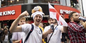 【龙八国际】英政府警告球迷：德国啤酒劲大，今夏欧洲杯请理性饮酒